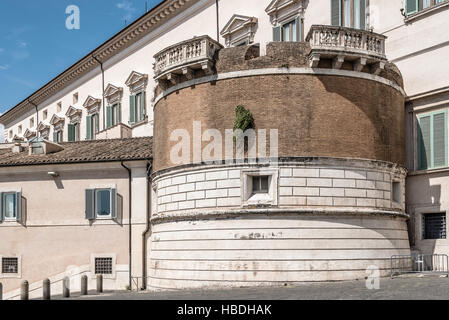 Roma, Italia - 18 agosto 2016: il Palazzo del Quirinale. Si tratta di un edificio storico in Roma, residenza ufficiale del presidente della repubblica italiana. Foto Stock