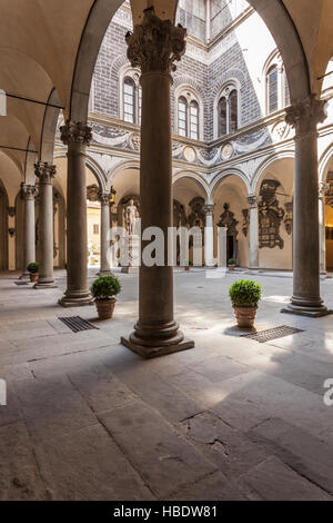 Il cortile interno di Palazzo Medici Riccardi a Firenze, Italia. Foto Stock