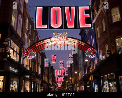 Le luci di Natale in Carnaby Street e strade circostanti di Soho Londra Regno Unito 2016 Foto Stock