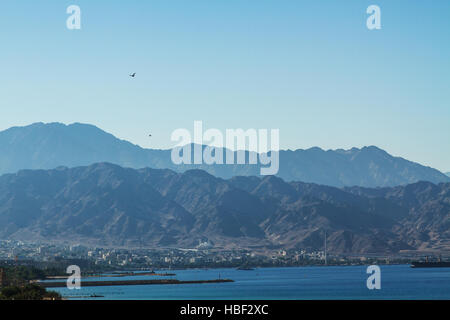 Vista sul mare di Aqaba Port . Mar Rosso . Foto Stock