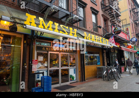 La città di NEW YORK, Stati Uniti d'America - 26 Aprile 2016: esterne di un mercato Amish in Manhattan. Gli Amish sono impegnati a favore di una vita semplice in cui uno è quasi completamente Foto Stock
