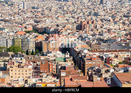 Massa di case nella città di Barcellona Foto Stock