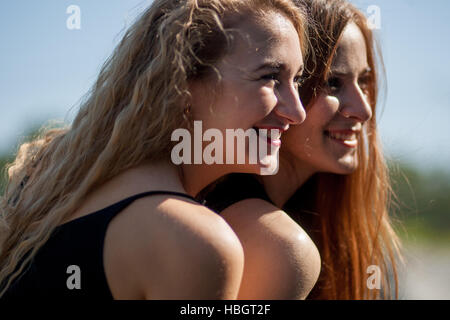 due giovani ragazze Foto Stock