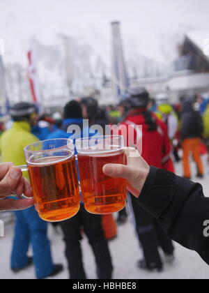 Apres Ski a stazione sciistica Foto Stock