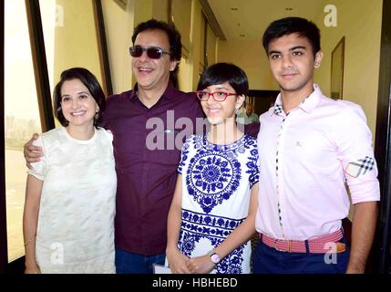 Bollywood Vidhu Vinod Chopra Anupama Chopra Zuni Chopra Agni Dev lancio Jaslok hospital ala fertilità Jaslok Tree Mumbai Foto Stock