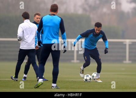 Tottenham Hotspurs' dele Alli durante la sessione di formazione a Tottenham Training Centre di Londra. Foto Stock