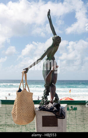 'Melody' scultura a Southport Surf Club, Main Beach, Città di Gold Coast, Queensland, Australia Foto Stock