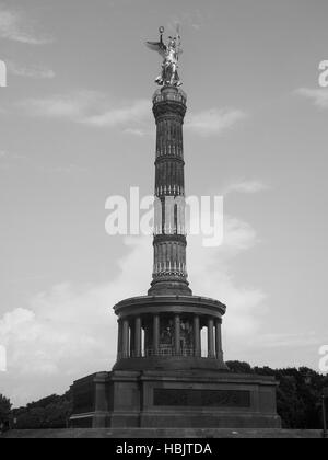 Angelo statua a Berlino in bianco e nero Foto Stock