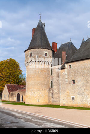 Fougeres-sur-Bievre, Francia - 6 Novembre 2016: Il Chateau de Fougeres-sur-Bievre, medievale castello francese nella Valle della Loira. Fu costruita nel XV secolo Foto Stock