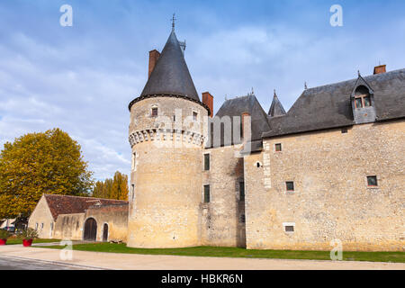 Fougeres-sur-Bievre, Francia - 6 Novembre 2016: Il Chateau de Fougeres-sur-Bievre, medievale castello francese nella Valle della Loira Foto Stock