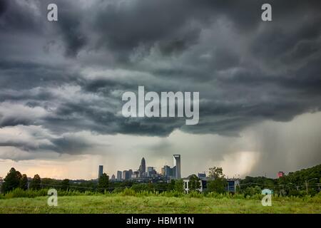 Incredibile tramonto su Charlotte nella Carolina del nord Foto Stock