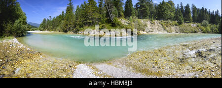 Fiume Isar in montagne delle Alpi in Baviera Foto Stock