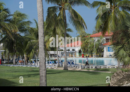 Piscina presso un hotel a Cuba Varadero Foto Stock