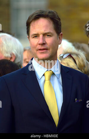 Nick Clegg MP (LibDem) in corrispondenza di un evento su College Green, Westminster.... Foto Stock