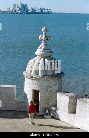 Il Portogallo, Lisbona, la Torre di Belem, turistico Foto Stock