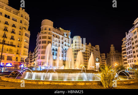 La fontana della Plaza del Ayuntamiento di Valencia - Spagna Foto Stock