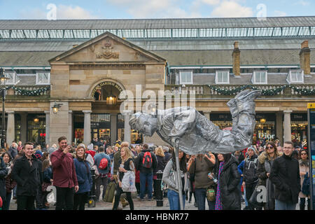 Street entertainer busker, covent garden, Londra Foto Stock