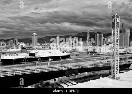 Traghetto, la città di Kobe, isola di Honshu, Giappone, Asia Foto Stock