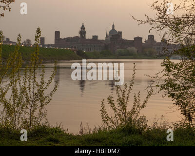 Mantova, Skyline da nord Foto Stock