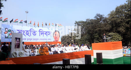 Kolkata, India. 06 Dic, 2016. All India Trinamool Congress cella di minoranza osservare Sanhati Diwas o integrazione nazionale giorno in occasione del XXIV anniversario della Babari Masjid demolizione in Kolkata. I membri di diverse religioni prendere parti in questo rally. © Saikat Paolo/Pacific Press/Alamy Live News Foto Stock