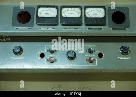 Guerra di antiquariato un trasmettitore radio in bunker, Saigon Independance Palace Foto Stock