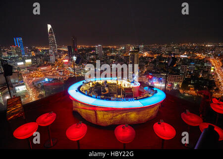 Chill Skybar al crepuscolo, Ho Chi Minh (Saigon), Vietnam Foto Stock