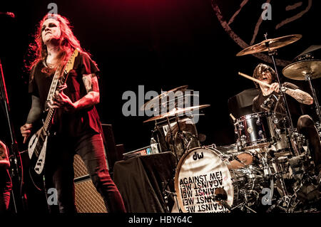 Laura Jane Grazia e Atom Willard di contro di me! Performing live a Los Angeles a Hollywood Palladium sul Vox Populi tour, 4 novembre 2016. Foto Stock