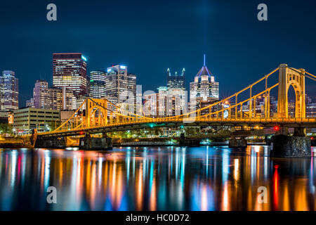 Rachel Carson ponte (aka Ninth Street Bridge) abbraccia Allegheny river a Pittsburgh, Pennsylvania Foto Stock