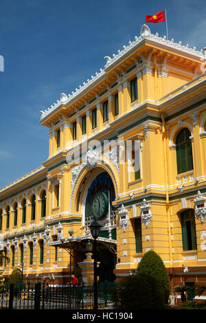 Centro storico di Post Office progettata da Gustave Eiffel, Città di Ho Chi Minh (Saigon), Vietnam Foto Stock