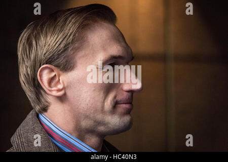 Londra, Regno Unito. 7 dicembre, 2016. Medico britannico e presentatore televisivo, il dottor Christian Jessen, arriva a frequentare XXIV ICAP carità globale di credito giorno: Guy Corbishley/Alamy Live News Foto Stock