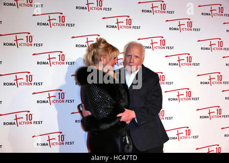 Roma, Italia. 7 dicembre, 2016. Svetlana Erokhin e Richard Dreyfuss assistere alla cerimonia di apertura del Roma Fiction Fest 2016 presso lo Spazio moderno il 7 dicembre 2016 a Roma, Italia. Credito: Fulvio Dalfelli/Alamy Live News Foto Stock