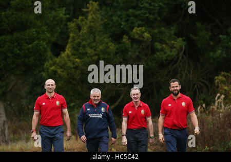 Warren Gatland (seconda a sinistra) con i membri del suo personale di coaching Steve Borthwick (sinistra), Rob Howley e Andy Farrell (destra) in seguito ad una conferenza stampa per annunciare il 2017 Britannica e Irlandese di coaching Lions personale al Carlton House, Dublino. Foto Stock