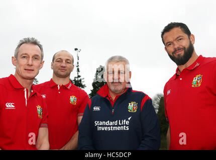 Warren Gatland (seconda a destra) con i membri del suo personale di coaching (da sinistra a destra) Rob Howley, Steve Borthwick e Andy Farrell in seguito ad una conferenza stampa per annunciare il 2017 Britannica e Irlandese di coaching Lions personale al Carlton House, Dublino. Foto Stock