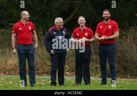 Warren Gatland (seconda a sinistra) con i membri del suo personale di coaching Steve Borthwick (sinistra), Rob Howley e Andy Farrell (destra) in seguito ad una conferenza stampa per annunciare il 2017 Britannica e Irlandese di coaching Lions personale al Carlton House, Dublino. Foto Stock