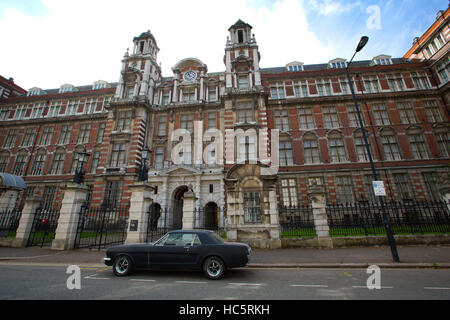 Blythe House ospita attualmente il V & A La nazionale di teatro e performance collezioni, Blythe Road, West Kensington, London, Regno Unito Foto Stock