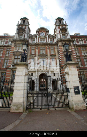 Blythe House ospita attualmente il V & A La nazionale di teatro e performance collezioni, Blythe Road, West Kensington, London, Regno Unito Foto Stock