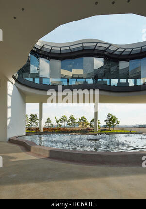 Terrazza sul tetto con office lightwell caratteristiche. Selezionare la sede centrale del gruppo, Singapore Singapore. Architetto: Kay Ngee Tan, 2016. Foto Stock