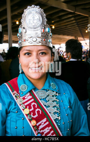 Navajo Nation, finestra Rock, AZ. Stati Uniti d'America. Navajo Nation Fair. Miss Navajo Nation Beauty pageant. McKeon K Dempsey Miss Navajo Nation 2014/2015 Foto Stock