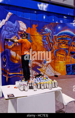 SATURNO Il Creatter o Miguel Angel Sanchez, artista di strada e artista di graffiti, Expocomic 2016, IFEMA, Madrid, Spagna Foto Stock