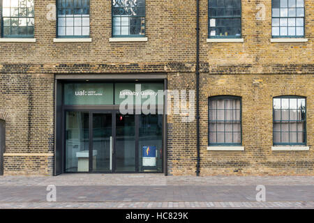 Università delle Arti di Londra, Central Saint Martins Lethaby Gallery nel granaio Square a King Cross a Londra. Foto Stock