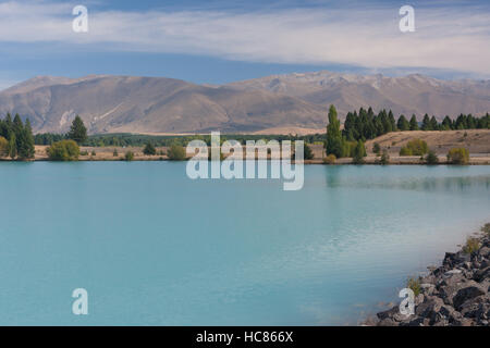 Bella turquise lago e scenario di montagna / paesaggio Foto Stock