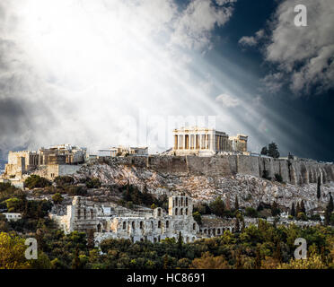 Il Partenone tempio sulla Acropoli ateniese immersi nella luce di Dio, Atene, Grecia Foto Stock