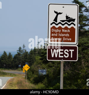 Un segno per Digby il collo e la Scenic Drive in Nova Scotia, Canada. La zona è conosciuta per il whale watching. Foto Stock