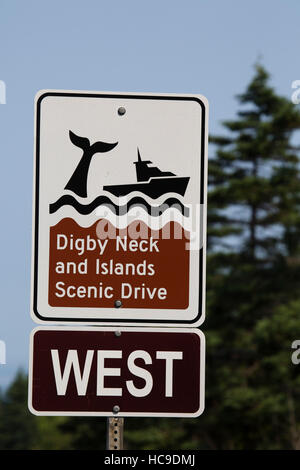 Un segno per Digby il collo e la Scenic Drive in Nova Scotia, Canada. La zona è conosciuta per il whale watching. Foto Stock