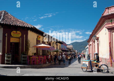 Strada pedonale, chiamato Andador Real de Guadalupe a San Cristobal de las Casas Foto Stock