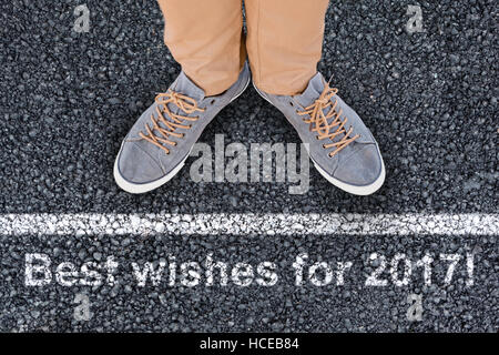 Immagine composita della sezione bassa dell'uomo indossando scarpe Foto Stock