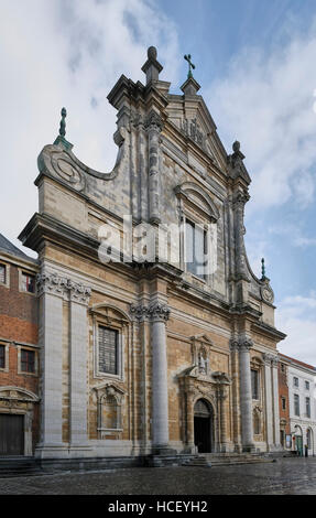 San Walburga, originariamente San Saverio, la chiesa dei Gesuiti a Bruges, Belgio. Dall architetto gesuita Pieter Huyssens Foto Stock