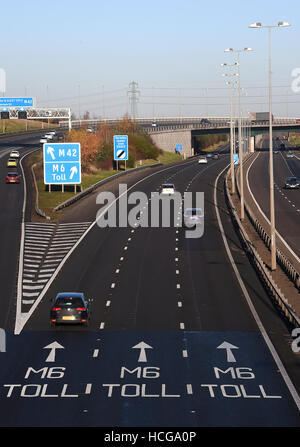 L'inizio della M6 Toll in The Coleshill Interchange nel Warwickshire. Stampa foto di associazione. Picture Data: domenica 4 dicembre, 2016. Foto di credito dovrebbe leggere: Joe Giddens/PA FILO Foto Stock