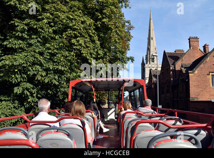 Open Top Bus Tour intorno a Cambridge Foto Stock