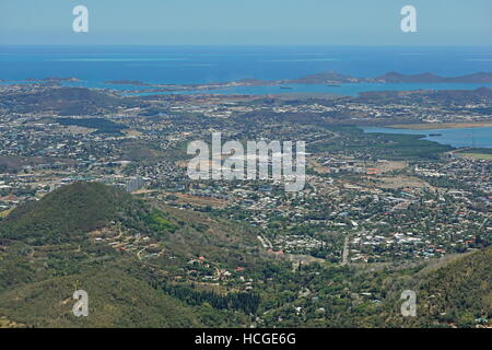 Vista aerea della città di Noumea sulla costa sud-occidentale della Nuova Caledonia isola, oceano pacifico del sud Foto Stock